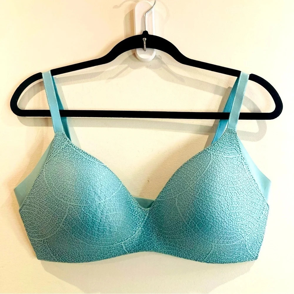 KNIX Sz 7 Wingwoman Contour  Lightly Padded Meshy Overlay Fabric Bra